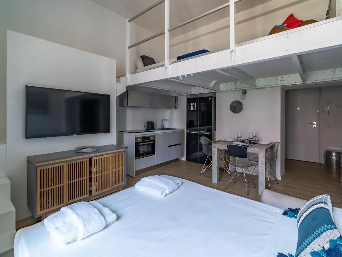 밀라노 The Best Rent - Lovely Loft With Balcony Near Piazza Vetra 아파트 이탈리아